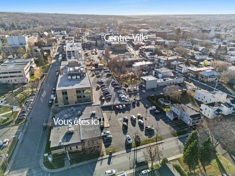 More Photos Of 84 Rue Court, Granby Medical For Sale