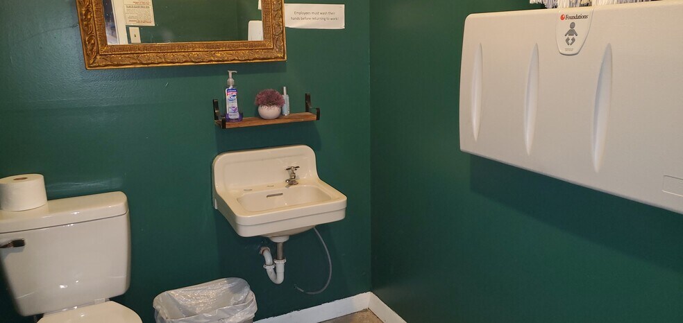 More Photos Of 1616 Farmers Rd, Burlington Restaurant For Sale