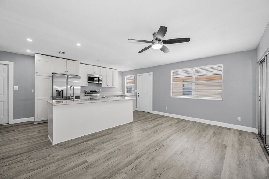 More Photos Of 1231 Illinois Ave, Palm Harbor Apartments For Sale