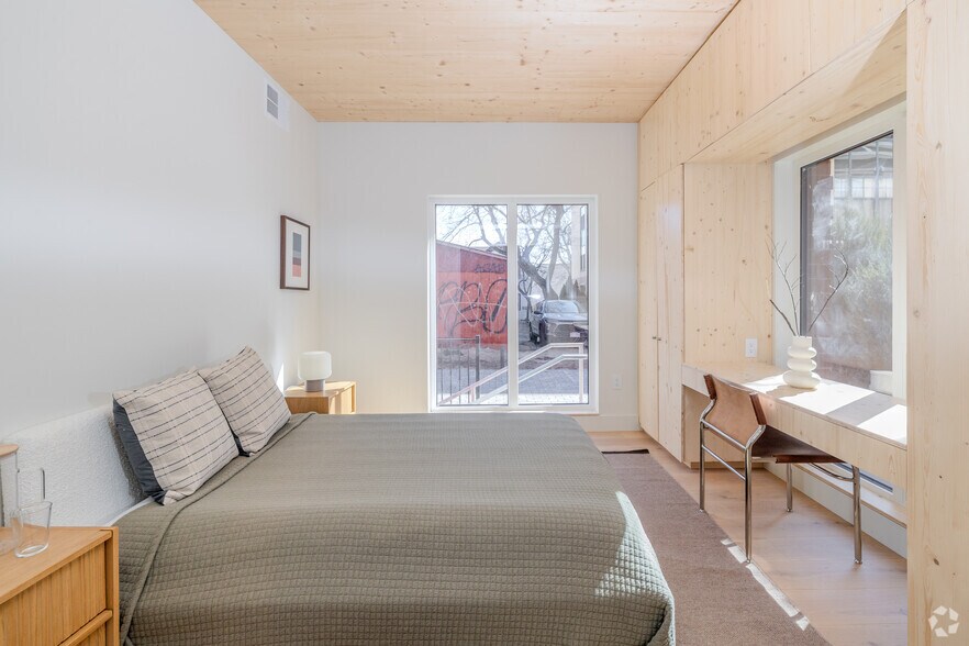 More Photos Of 517 W Main St, Madison Apartments For Lease