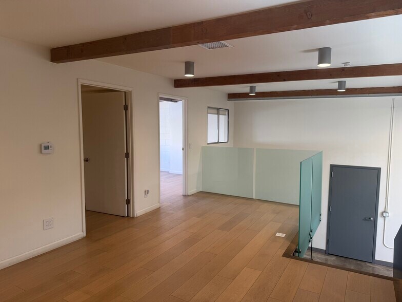 More Photos Of 127 Arena St, El Segundo Flex For Lease