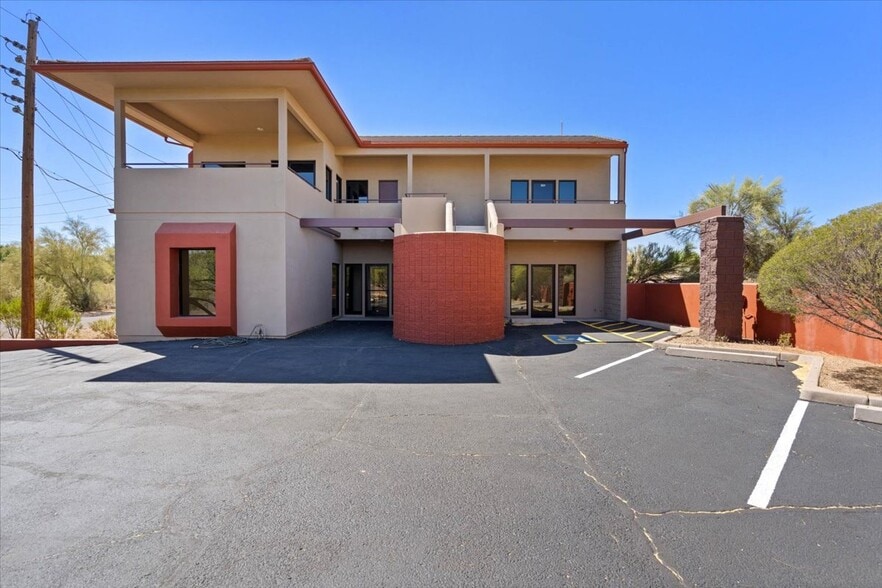 More Photos Of 7530 E Nonchalant Ave, Carefree Medical For Sale