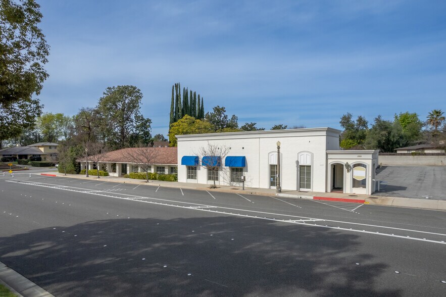 More Photos Of 2065-2095 Huntington Dr, San Marino Office For Sale