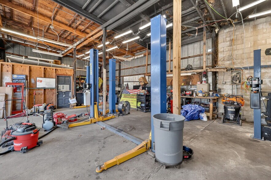 More Photos Of 20700 9th St, McIntosh Service Station For Lease