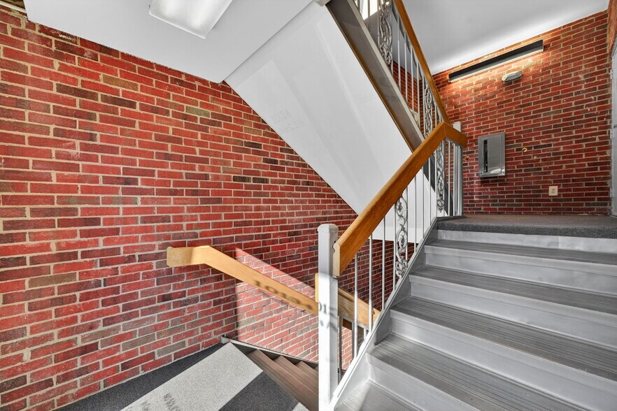 More Photos Of 10130-10134 Colvin Run Rd, Great Falls Medical For Lease