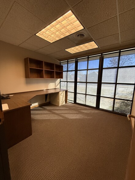 More Photos Of 6940 S Utica Ave, Tulsa Office For Sale