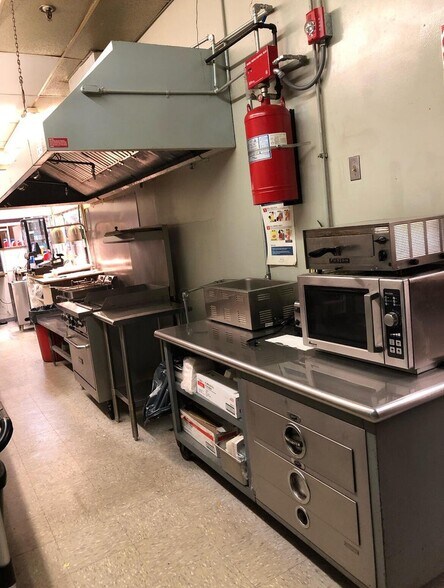 More Photos Of 4170 W Broad St, Columbus Storefront For Sale