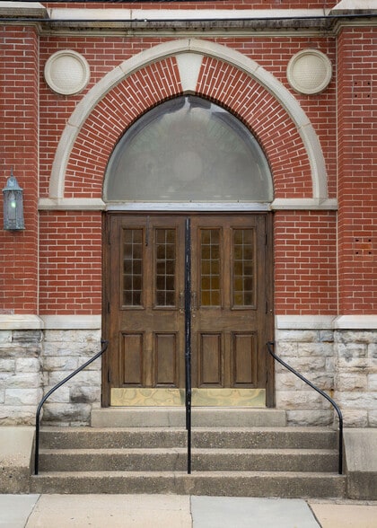 More Photos Of 12 W 5th St, Covington Religious Facility For Sale