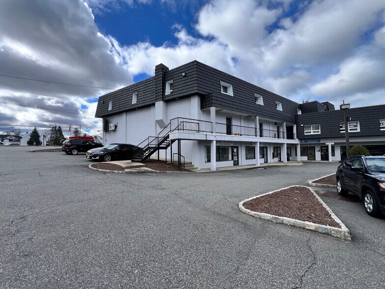 More Photos Of 458-466 Ridgedale Ave, East Hanover Unknown For Lease