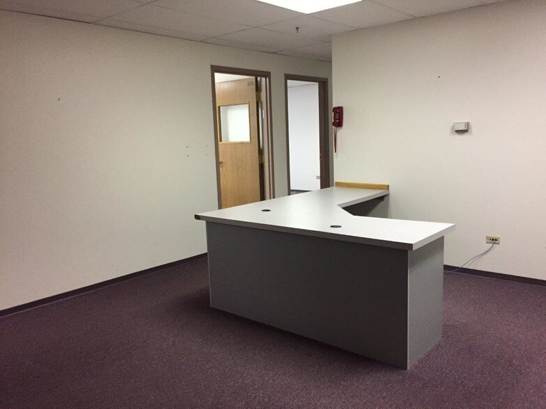 More Photos Of 329-331 S York Rd, Bensenville Daycare Center For Lease