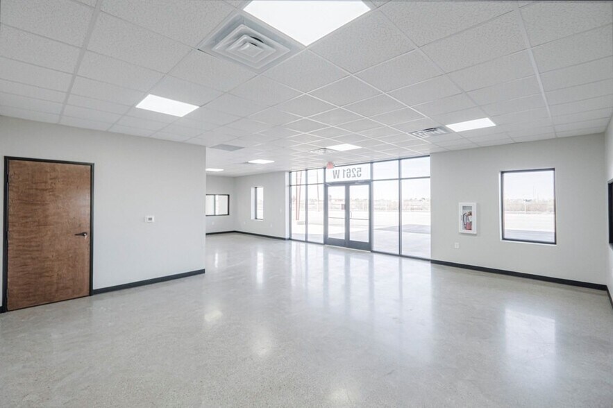 More Photos Of 5261 W Murphy St, Odessa Industrial For Lease