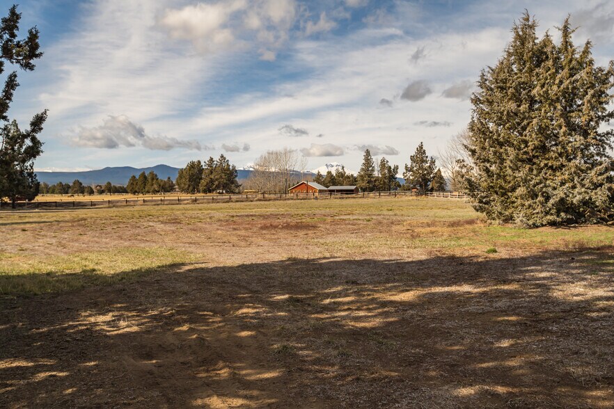 More Photos Of 65320 US 20, Bend Winery Vineyard For Sale