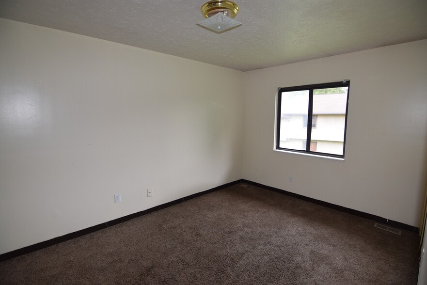 More Photos Of 4289 E 167th St, Cleveland Apartments For Sale