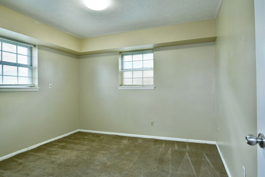 More Photos Of 203-205 Churchill Hubbard Rd, Youngstown Apartments For Sale