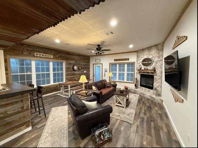 More Photos Of 311 Old Mill Rd, Rhome Restaurant For Sale