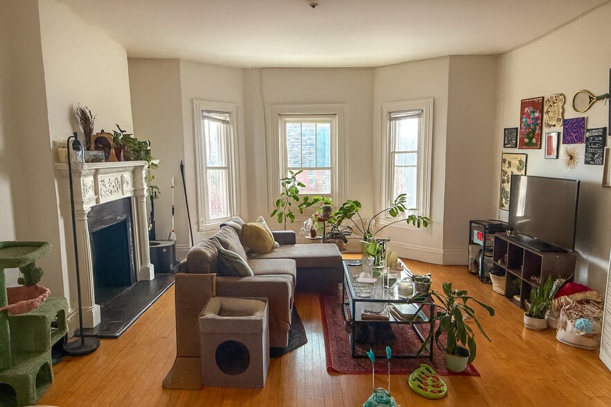 More Photos Of 1301 St Paul St, Baltimore Apartments For Sale