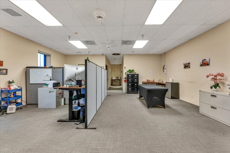 More Photos Of 1343 S Main St, Porterville Warehouse For Sale