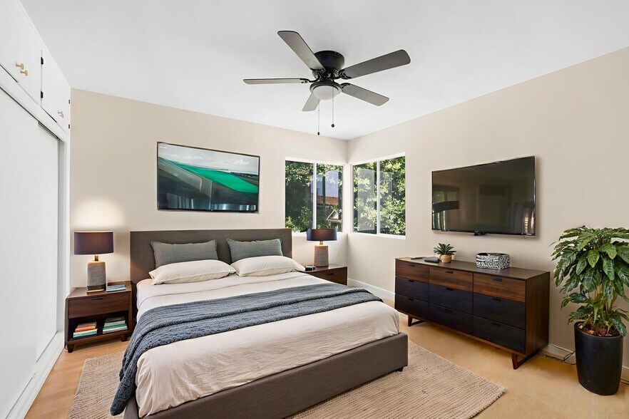 More Photos Of 3020 E 3rd St, Long Beach Apartments For Sale