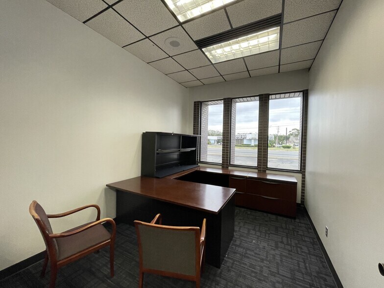 More Photos Of 6701 Davis Hwy, Pensacola Bank For Sale