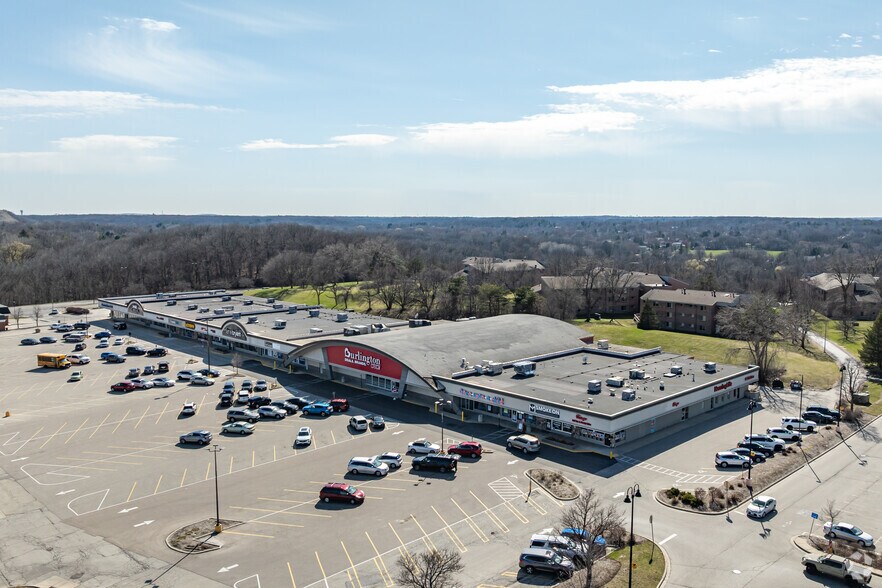 More Photos Of 5405-5497 S 76th St, Greendale Storefront For Lease