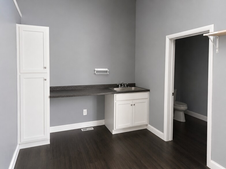 More Photos Of 30265 Old Charlotte Hall Rd, Mechanicsville Freestanding For Lease