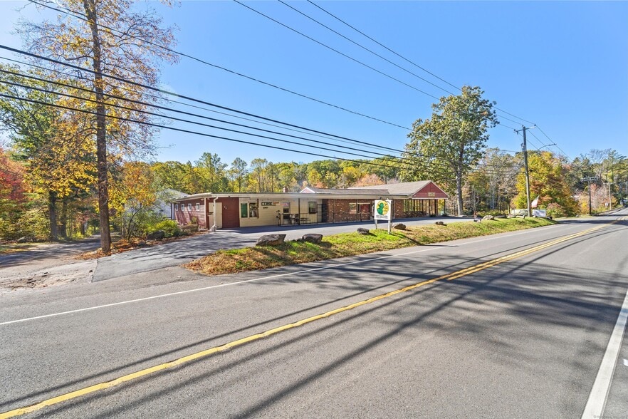 More Photos Of 497 Winthrop Rd, Deep River Restaurant For Sale