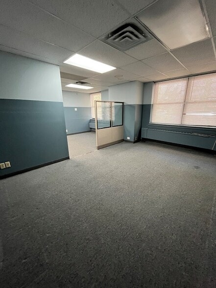 More Photos Of 205-07 Hillside Ave, Hollis Storefront Retail Office For Lease