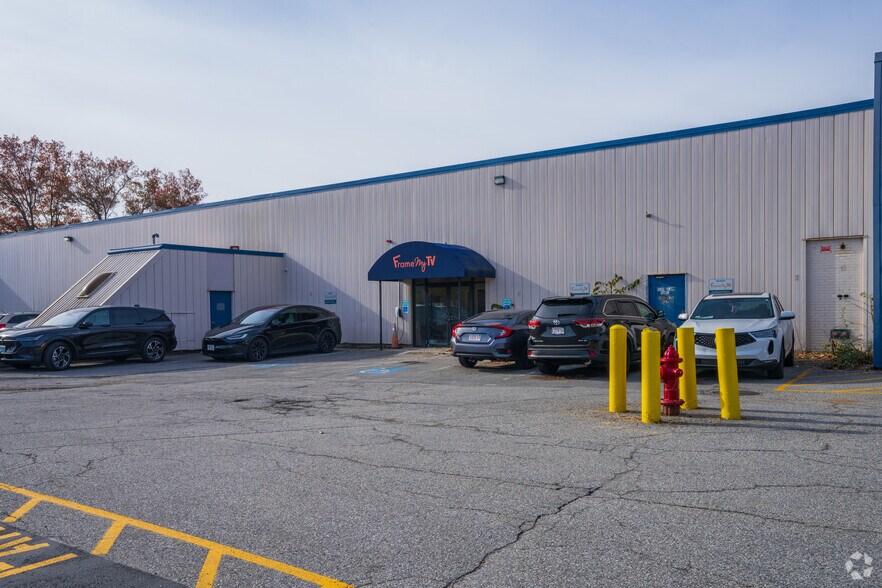 More Photos Of 126 Merrimack St, Methuen Manufacturing For Lease