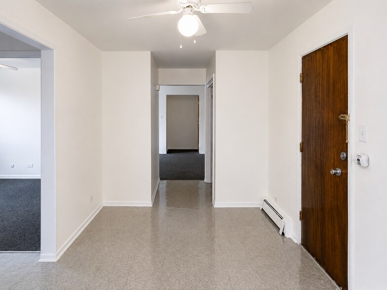 More Photos Of 1025-1049 W Vermont St, Calumet Park Apartments For Sale