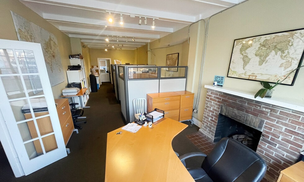 More Photos Of 2226 Queen Anne Ave N, Seattle General Retail For Sale