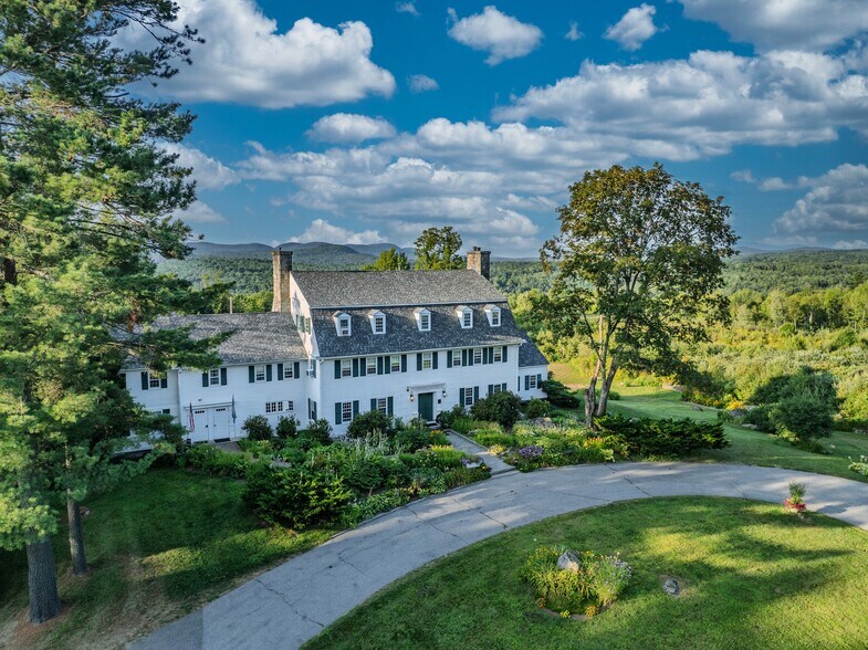 More Photos Of 80 Guider Ln, Bethlehem Hotel For Sale