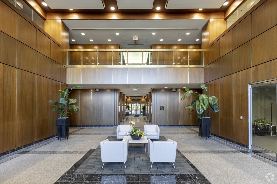 More Photos Of 615 Elsinore Pl, Cincinnati Office For Lease