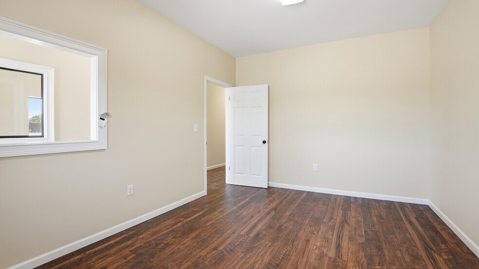 More Photos Of 1087 Aedc Rd, Winchester Industrial For Lease
