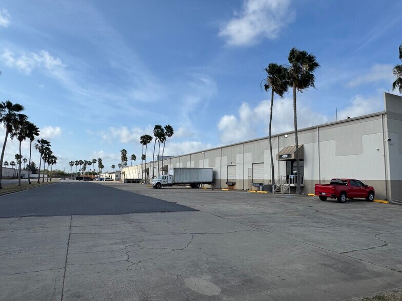 More Photos Of 1900 Billy Mitchell Blvd, Brownsville Warehouse For Lease
