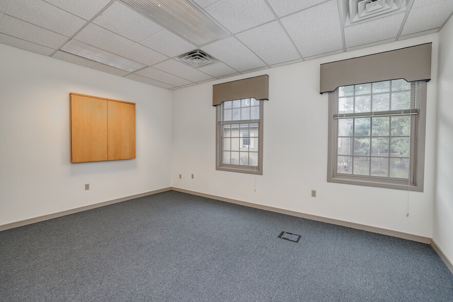 More Photos Of 3900 Mechanicsville Rd, Doylestown Medical For Sale