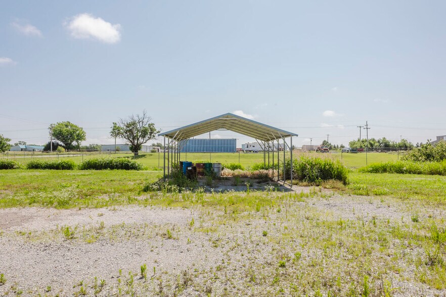 More Photos Of 3315 Central Ave, Winfield Warehouse For Sale