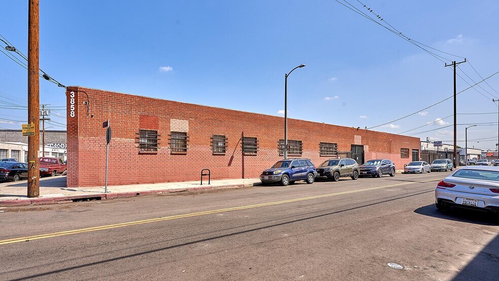 More Photos Of 3858 Broadway Pl, Los Angeles Warehouse For Lease
