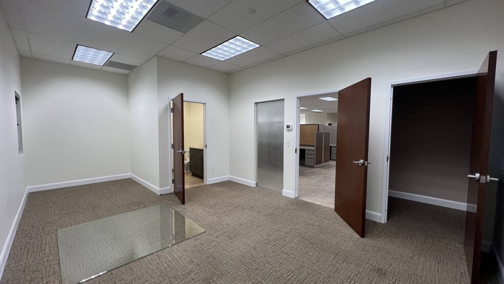 More Photos Of 8258 118th Ave N, Largo Medical For Sale