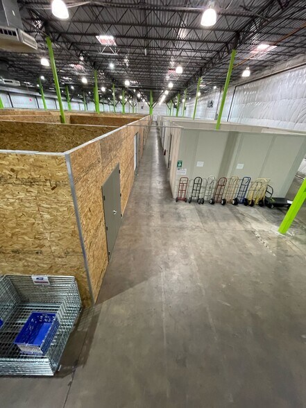 More Photos Of 7055 Old Katy Rd, Houston Flex For Sale