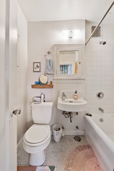 More Photos Of 4319 SW Oregon St, Seattle Apartments For Sale