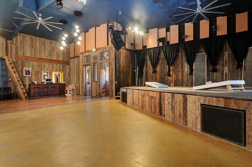 More Photos Of 720 E 50 Hwy, Salida Restaurant For Sale