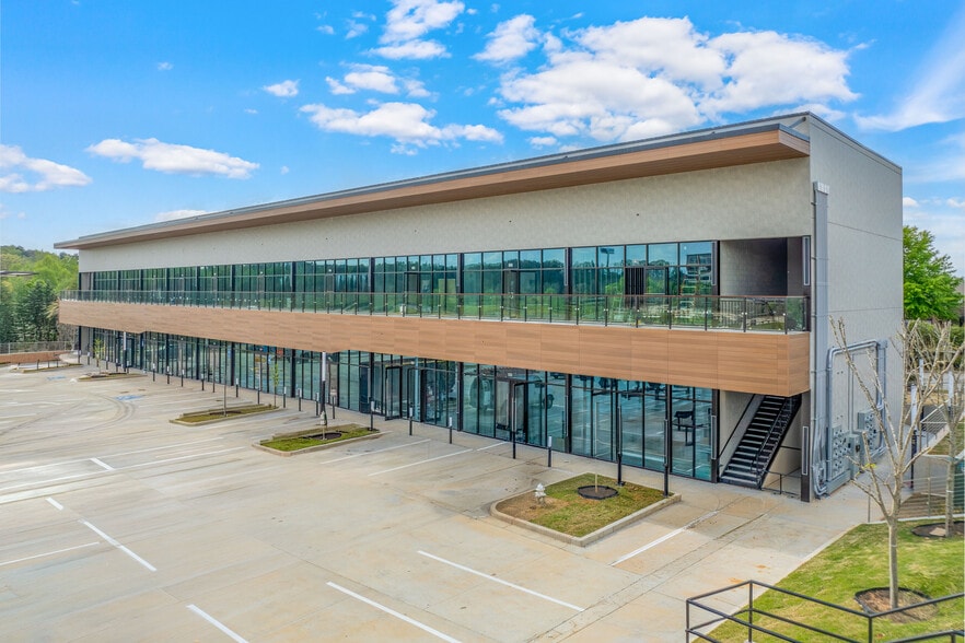 More Photos Of 458 Northolt Pky, Suwanee General Retail For Lease