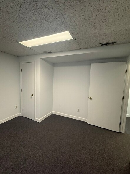 More Photos Of 8573 Sudley Rd, Manassas Medical For Sale