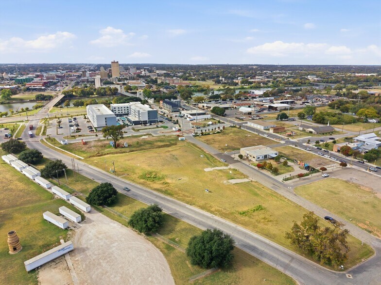 More Photos Of 425 Bridge st, Waco Land For Sale