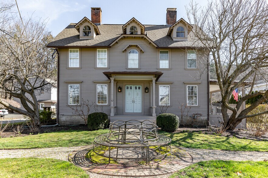 More Photos Of 259 Main St S, Woodbury Apartments For Lease