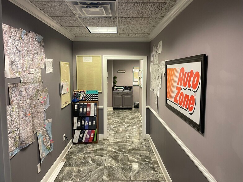 More Photos Of 295 Racetrack Rd, McDonough Flex For Sale