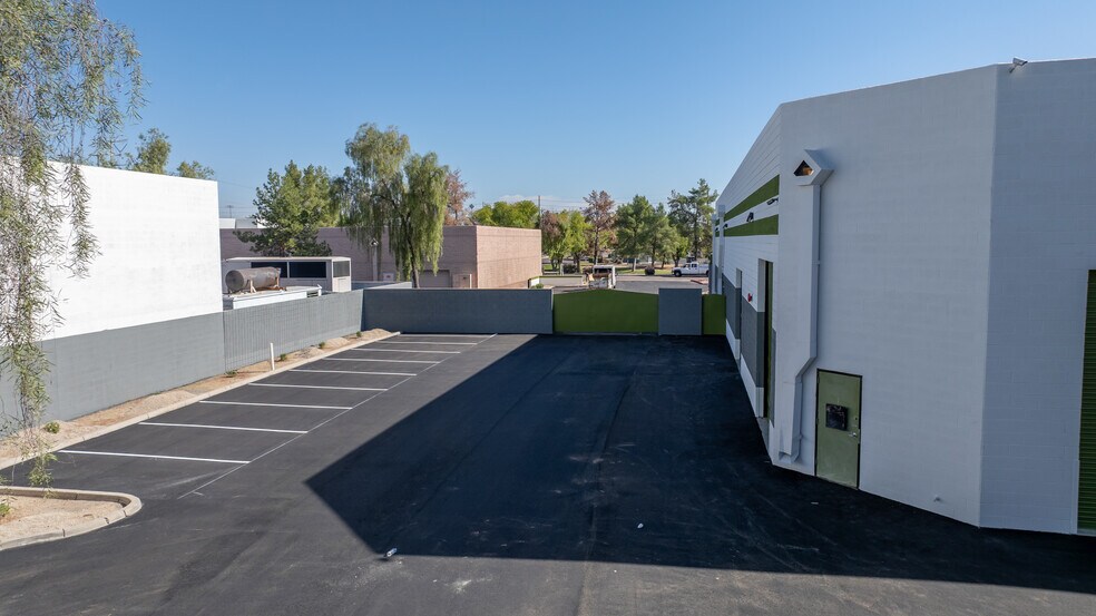 More Photos Of 240 N Sunway Dr, Gilbert Manufacturing For Lease