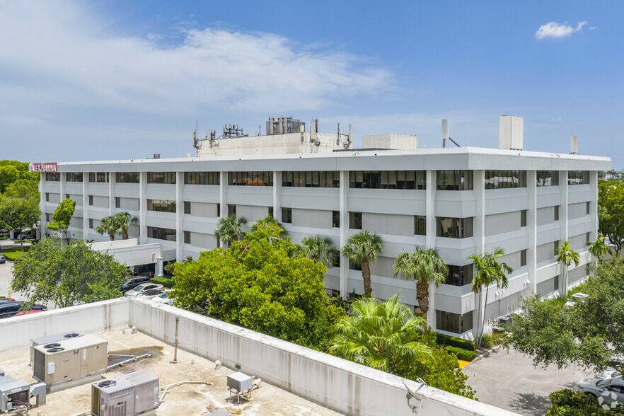 More Photos Of 8700 W Flagler St, Miami Unknown For Lease