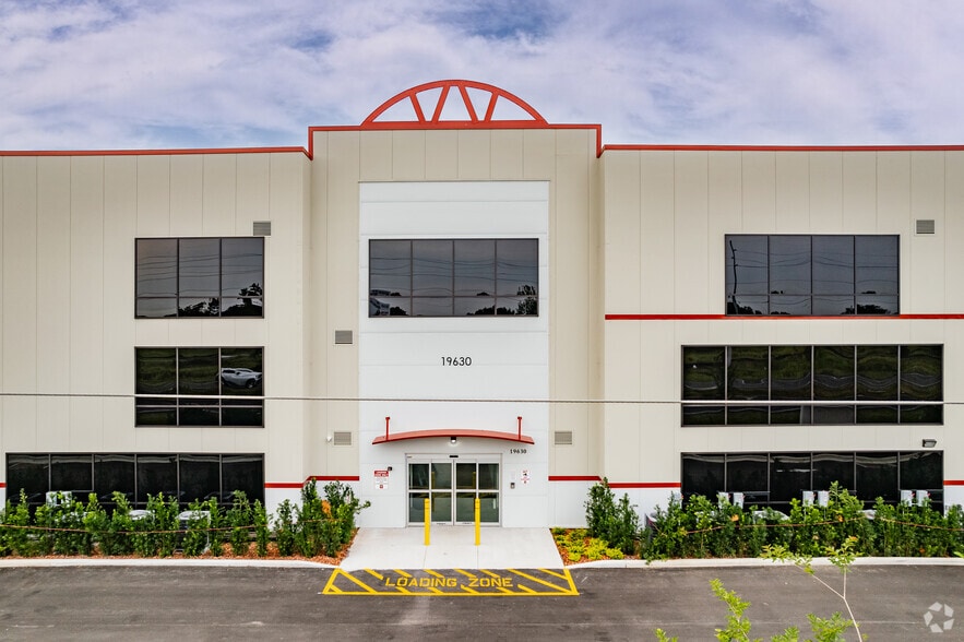 More Photos Of Bristol Lakes Road, Mount Dora Self Storage For Lease