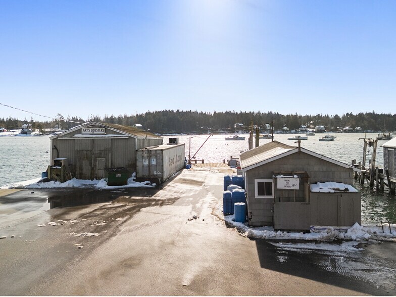More Photos Of 6 Boatyard Rd, Tenants Harbor Marina For Sale